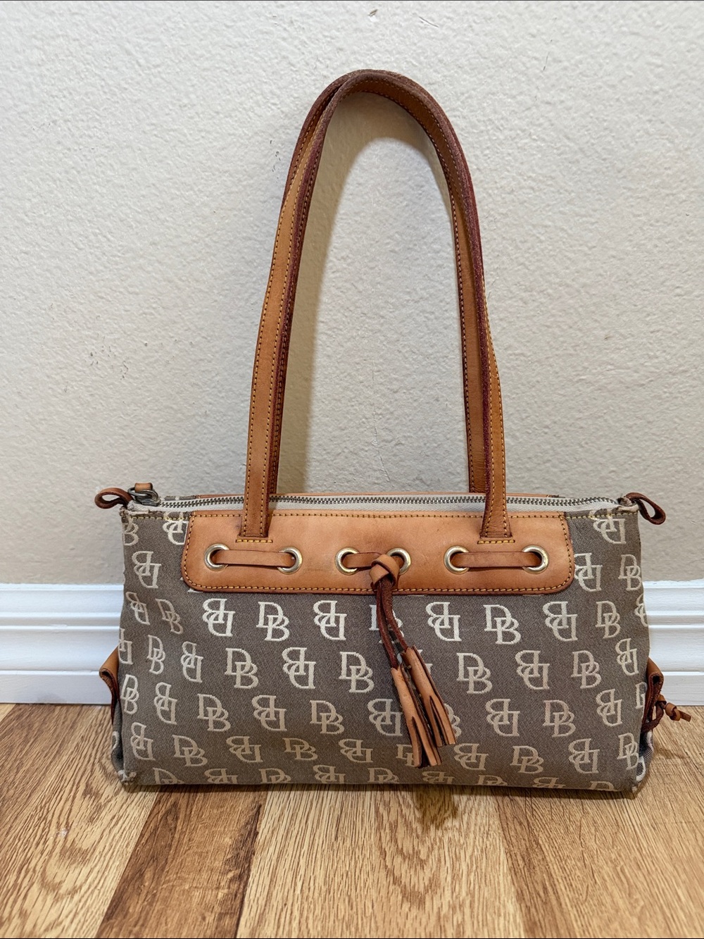 🛑SOLD - Vintage Dooney & Bourke Signature Canvas Tassel Shopper Tote